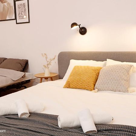 Chic Scandinavian Style Studio Apartment Bucharest Exterior photo